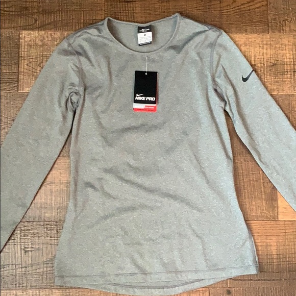 Nike Tops - NWT Nike Dri-fit sweatshirt